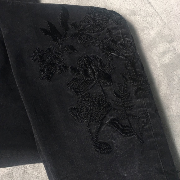 Zara Woman Embroidered Jeans - Picture 4 of 6